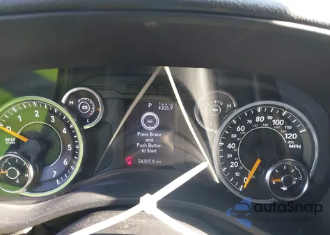 2021 Ram 1500 Big Horn 4X4 6'4 Box z USA, uszkodzony, nr VIN 1C6SRFBT6MN639816